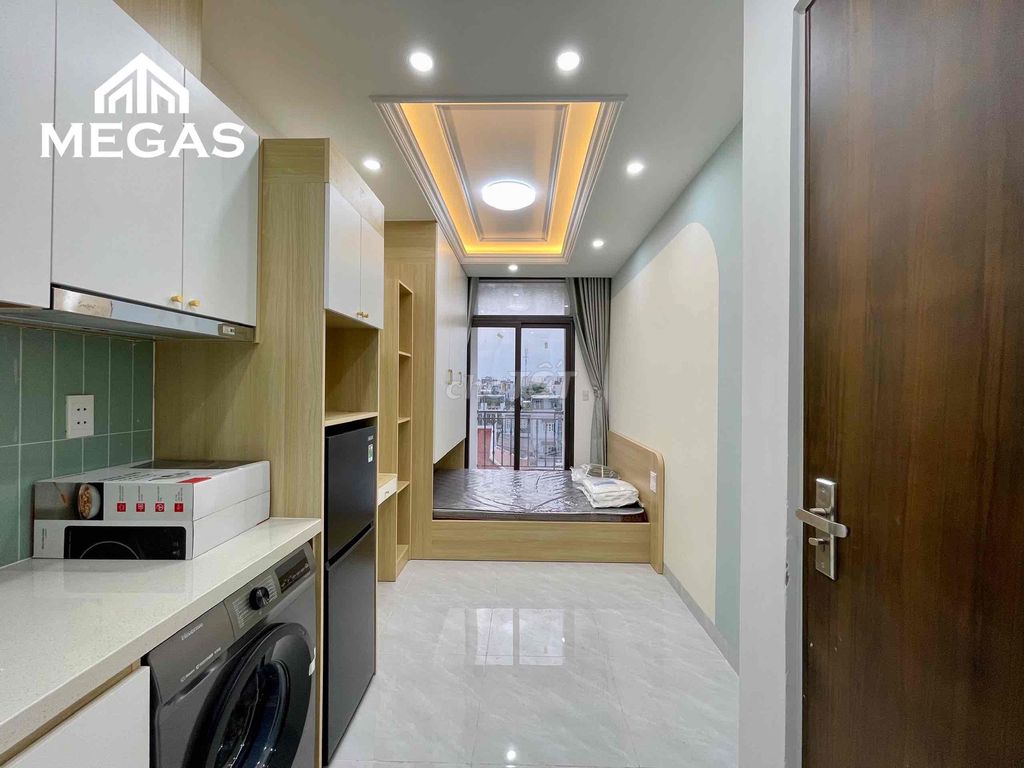 Rent the apartment of the balcony balconies. Full interior.