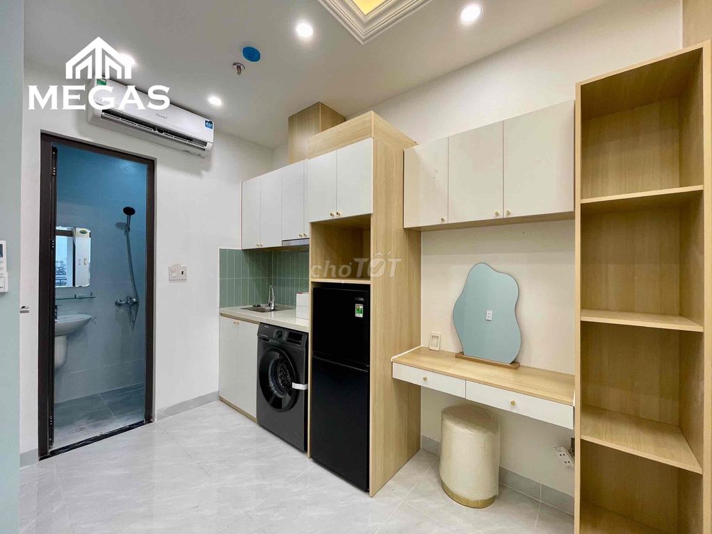 Rent the apartment of the balcony balconies. Full interior.