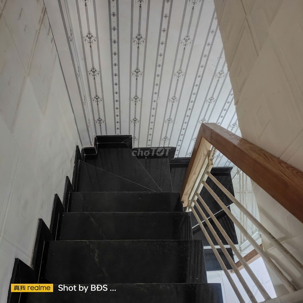 Rent three bedrooms near the square market, Thủ Đức