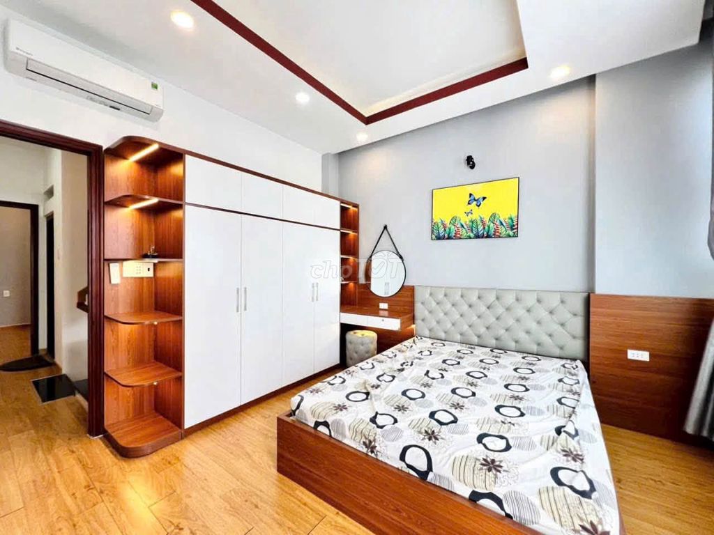 Rent a three-story apartment. Nice Trần Thị Hè. 12th.