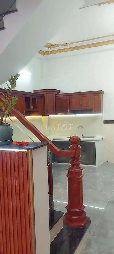 It's the owner who rents the cash house to charge Phan Văn Hớn p Bà Điểm hm