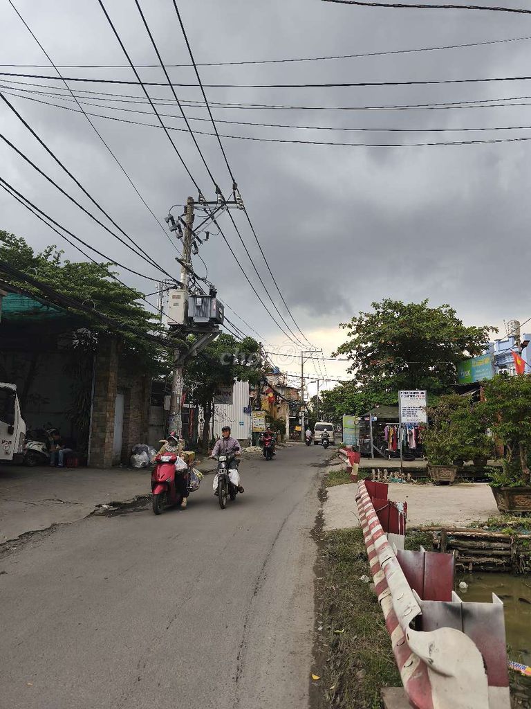 4 x30 Rents, Chiến Lược Bình Tân district