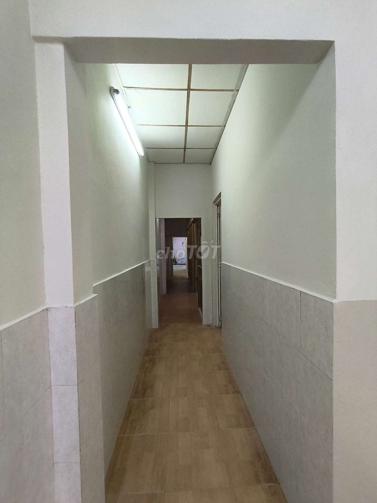 4 x30 Rents, Chiến Lược Bình Tân district