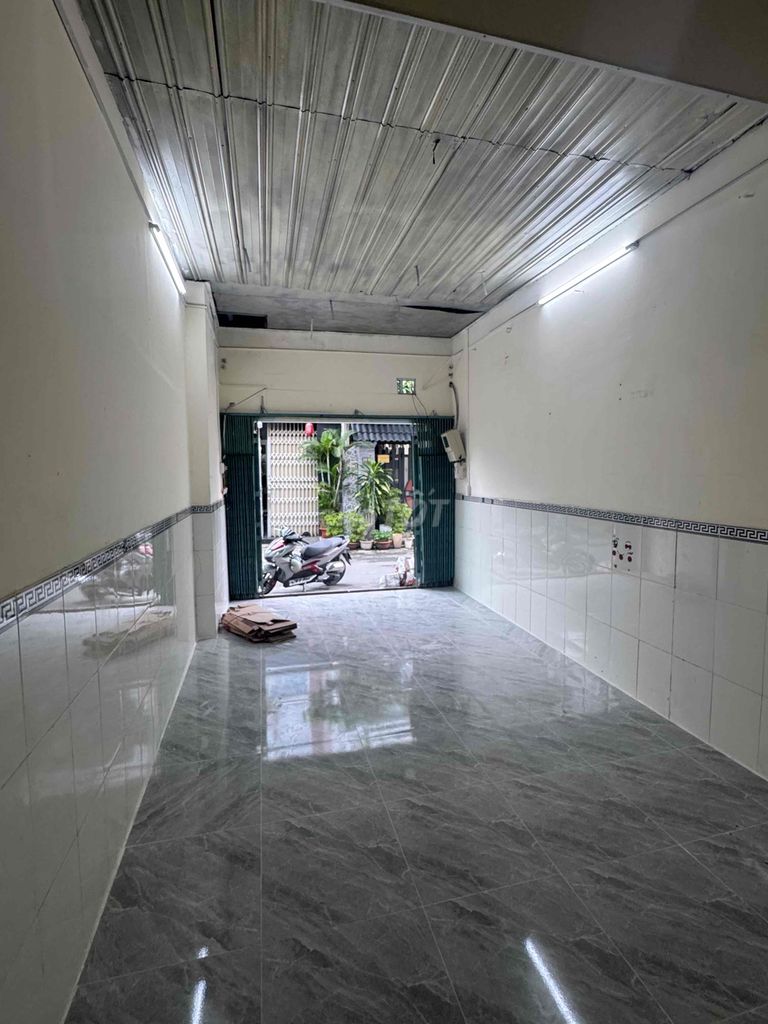 We'll rent an alley house.