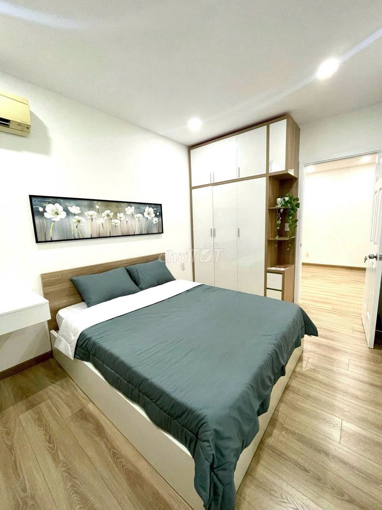 We'll rent the Sky Garden apartment 2 bedrooms plus 2 toilets, super cheap.