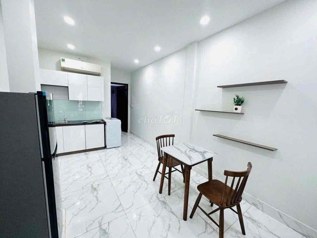 Rent a balcony 40 m. 2 full comfortable high-end room in the city-to-town.
