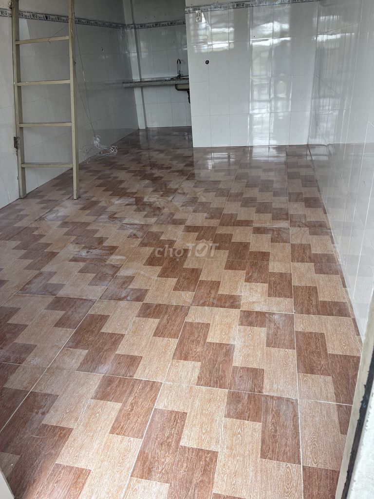 Room 27 m2