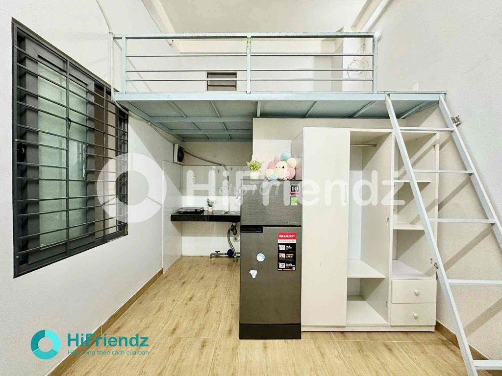 Rent the Chamber of Captivity at the University of Constitution, Europe.