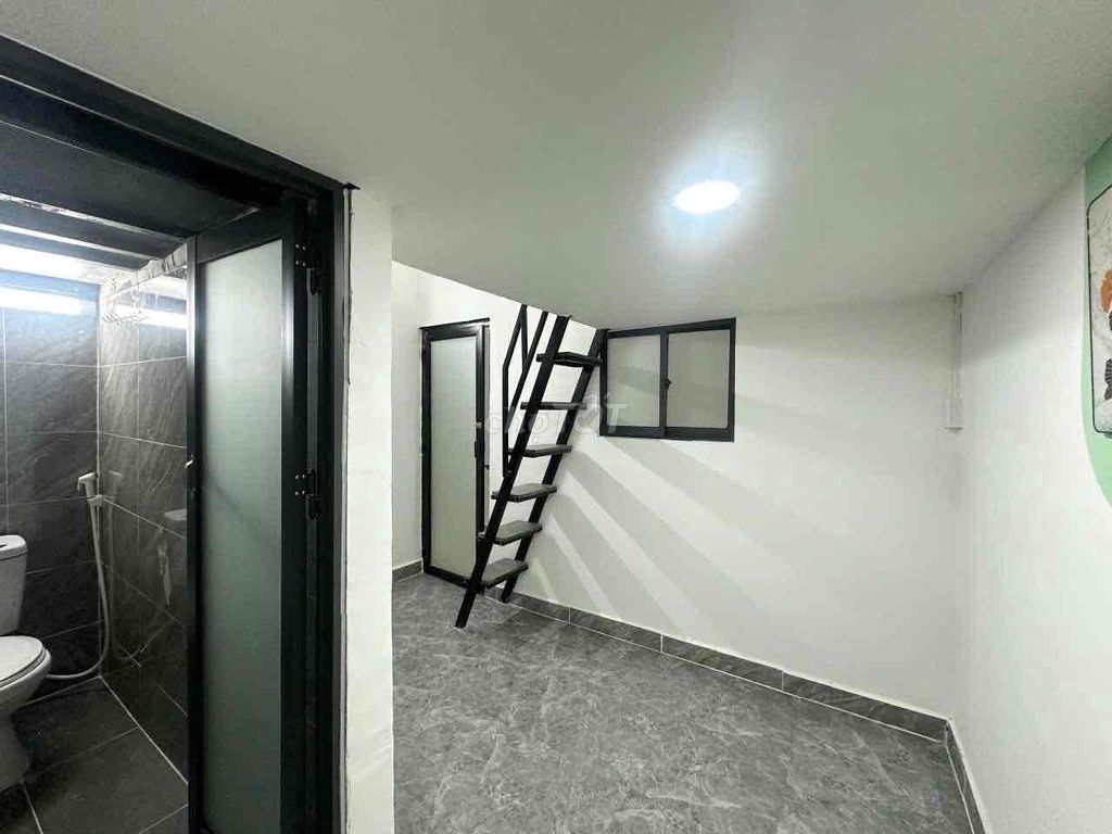 Vườn Lài has just built a private college, a two-man cryo, cost-free, guard.