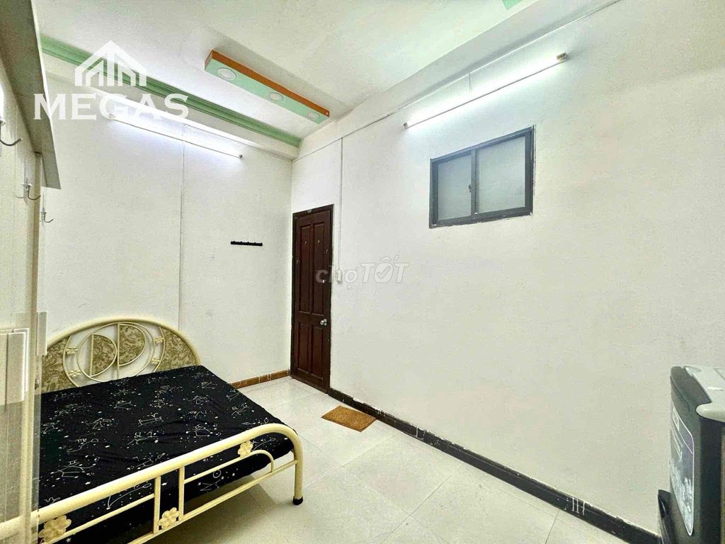 Cheap motel-- full interior-- assurance as shown-- Dương Thị Mười