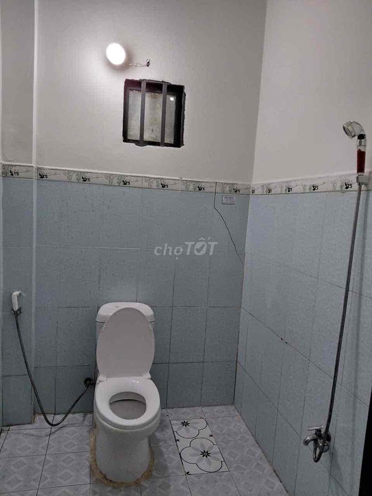 The truck yard 6 x22 2 bedrooms. A toilet near Phú Hữu.