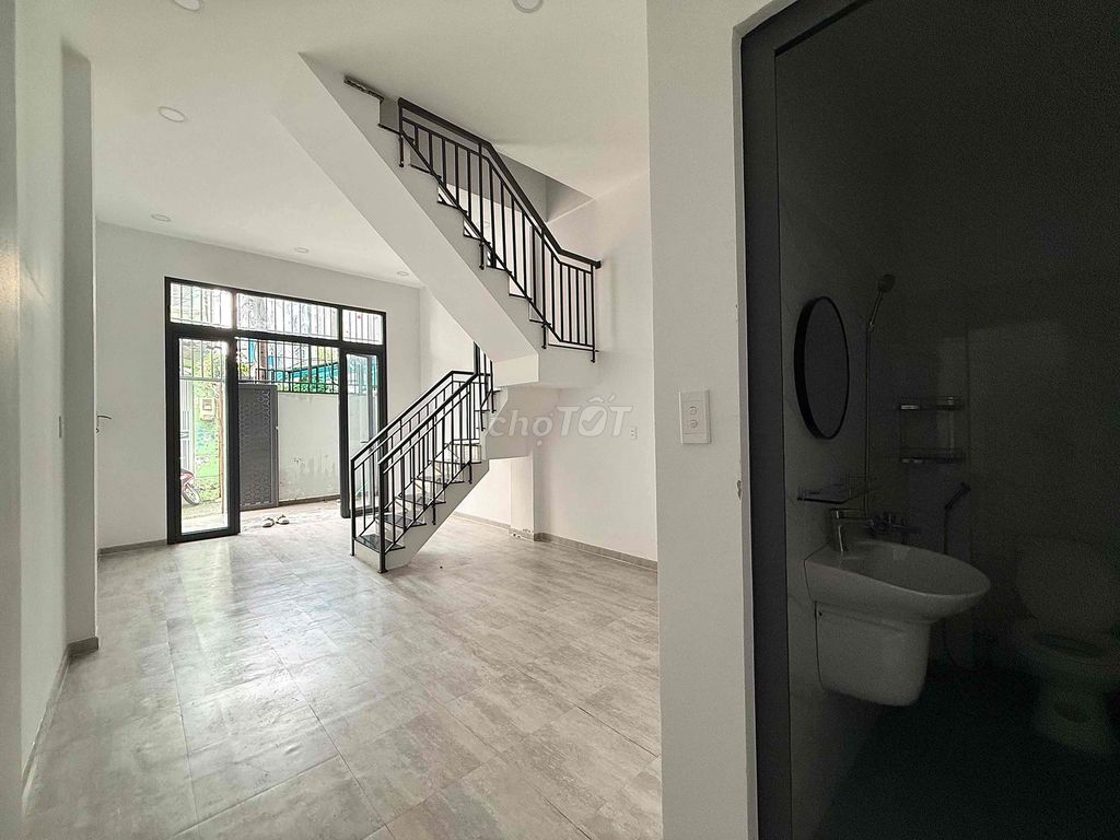 the owner of the new two bedrooms - the Hà Thị Đát rented at & office