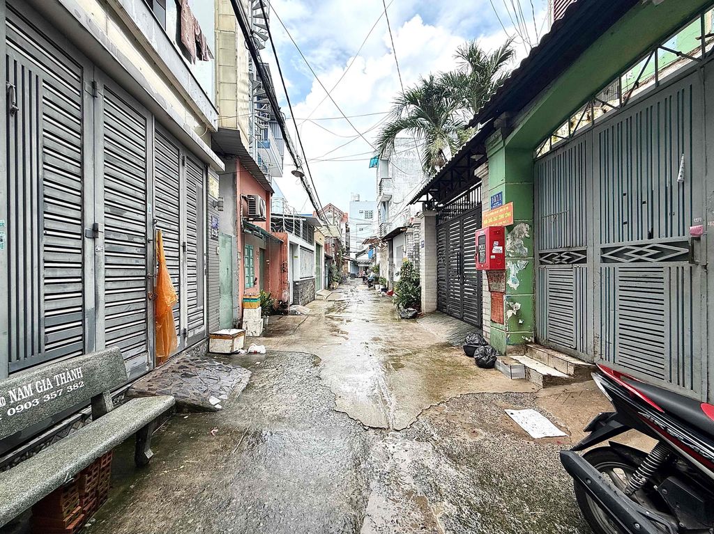 the owner of the new two bedrooms - the Hà Thị Đát rented at & office