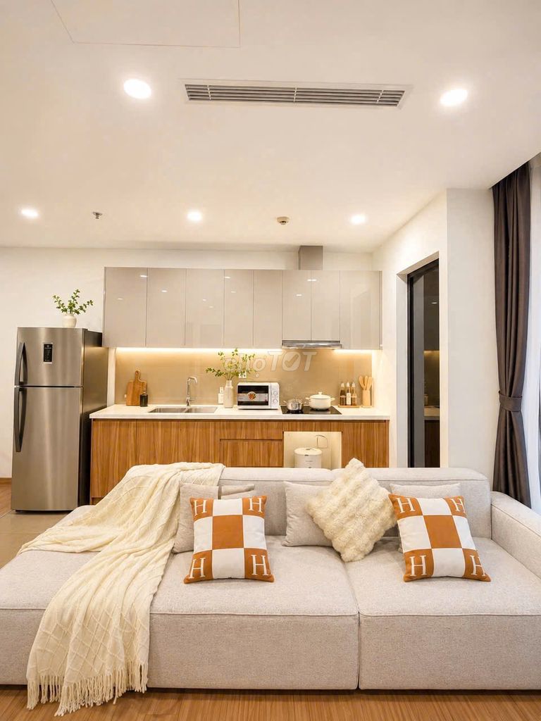 Rent Tản Đà Court 85 meters 2 bedrooms at 15 million-- 5th District Center.
