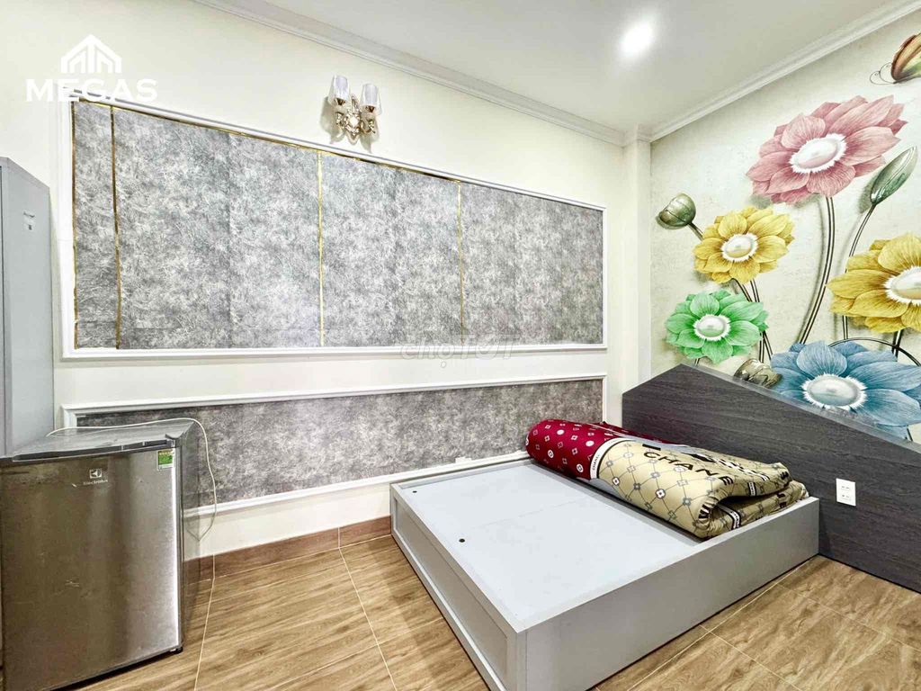 Cheap motel - full interior - right Lê Đức Thọ - near utility area