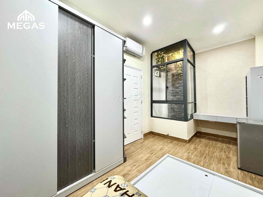 Cheap motel - full interior - right Lê Đức Thọ - near utility area