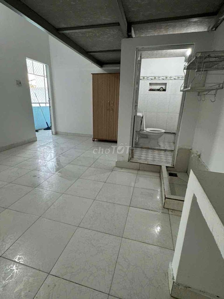Rent a room full of guards, kitchen shelves, lockers, near the company store.