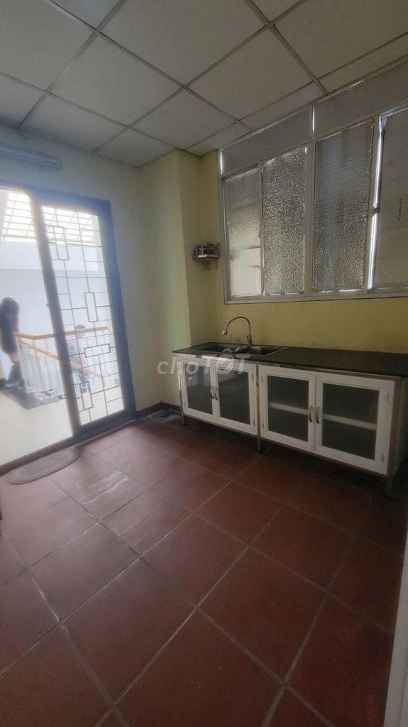 Cash 289 Hà Tôn Quyền 4 x 15 meters 4 L 6 bedroom 25 million