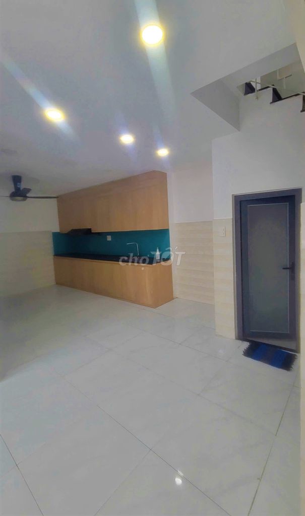 Cash 289 Hà Tôn Quyền 4 x 15 meters 4 L 6 bedroom 25 million