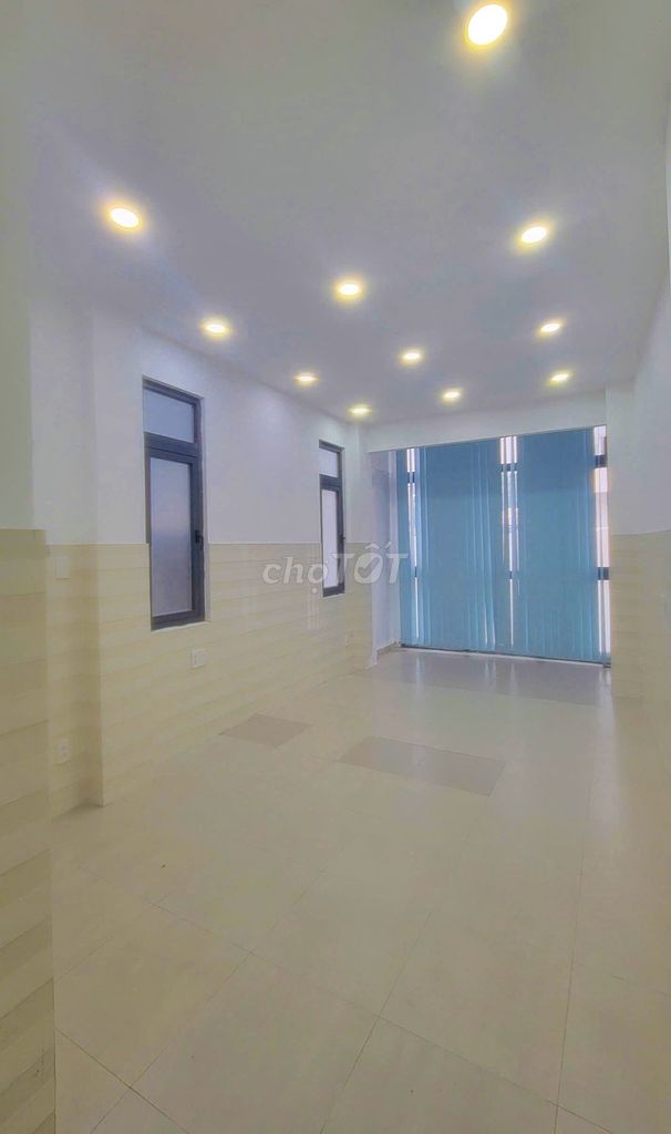 Cash 289 Hà Tôn Quyền 4 x 15 meters 4 L 6 bedroom 25 million