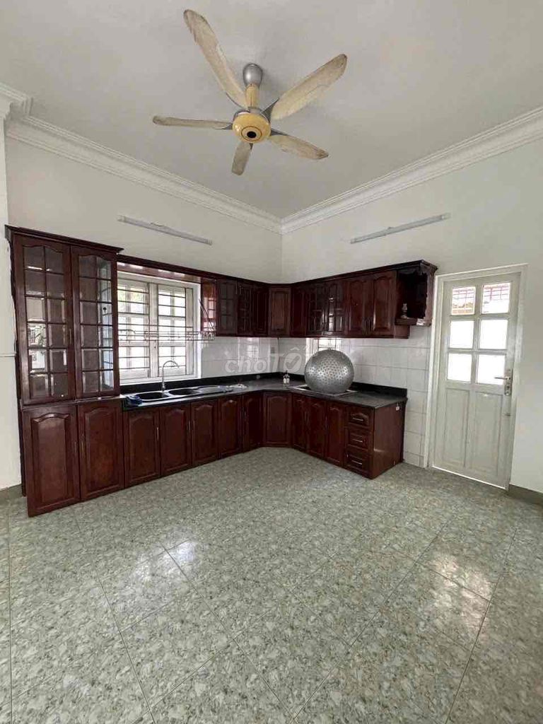 The owner of the house, near the missile compound, Bình Tân