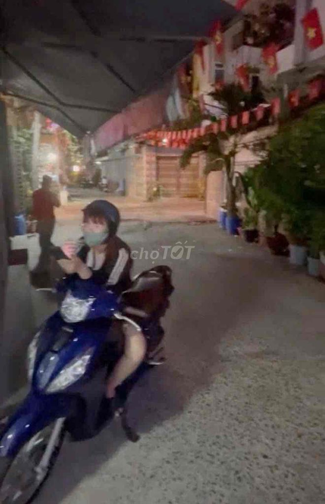 The original house. Car alley. Bùi Hữu Nghĩa. B. Happy