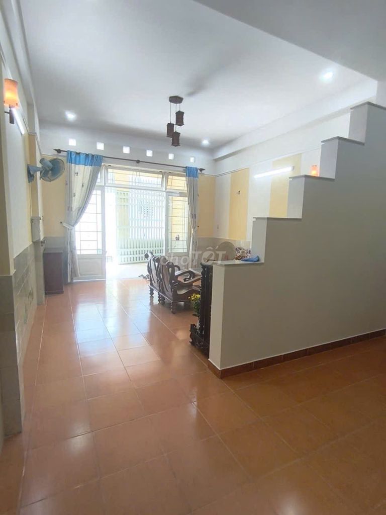 Hire two bedrooms. 3 toilets - 109 Phước Long B Road