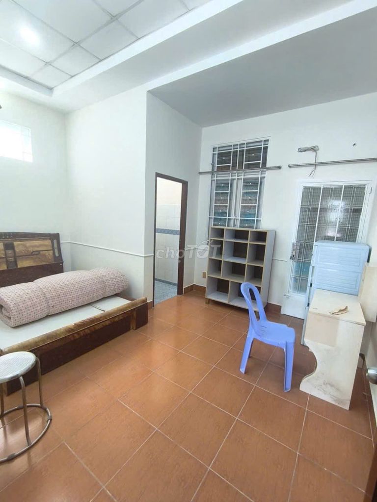Hire two bedrooms. 3 toilets - 109 Phước Long B Road