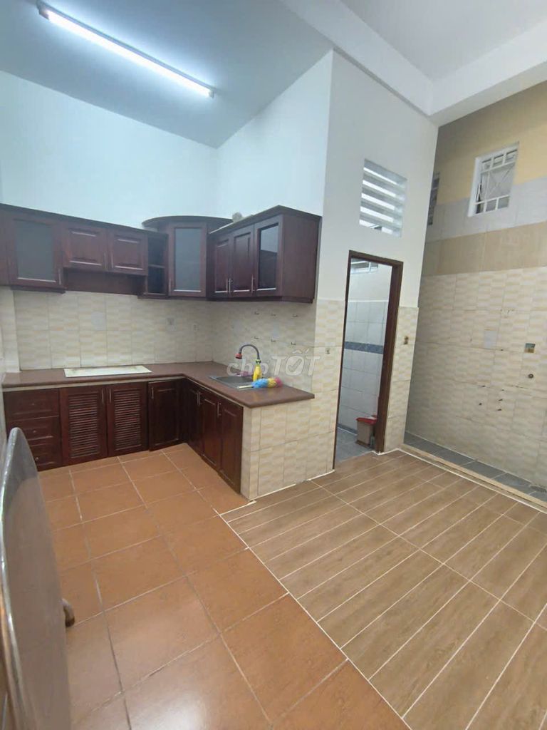 Hire two bedrooms. 3 toilets - 109 Phước Long B Road