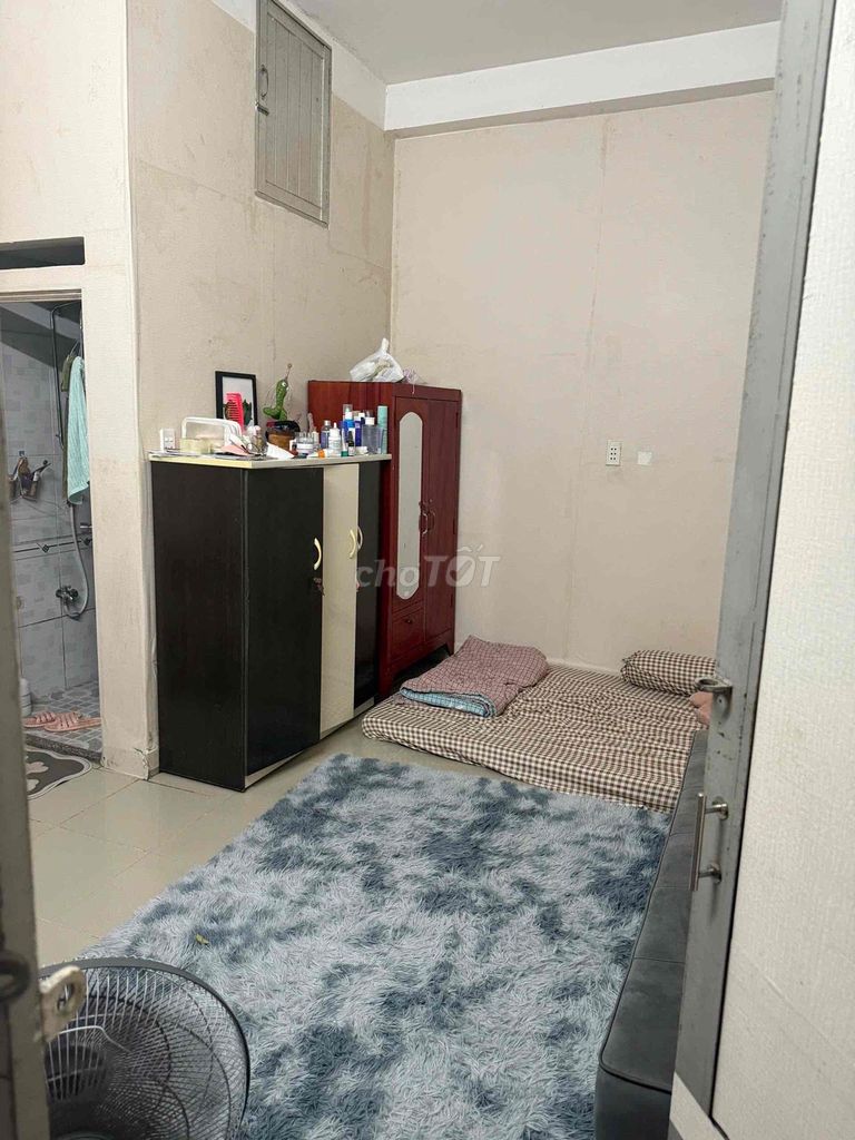 Room is on guard, room is on first floor, Lê Quang Định, Bình Thạnh.