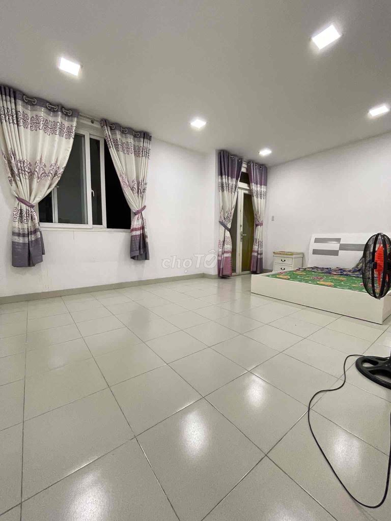 Get women room Trần Văn Đang in 3rd.