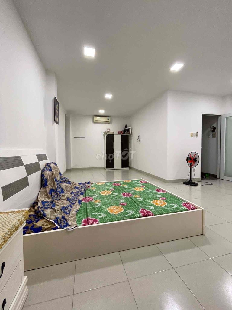 Get women room Trần Văn Đang in 3rd.