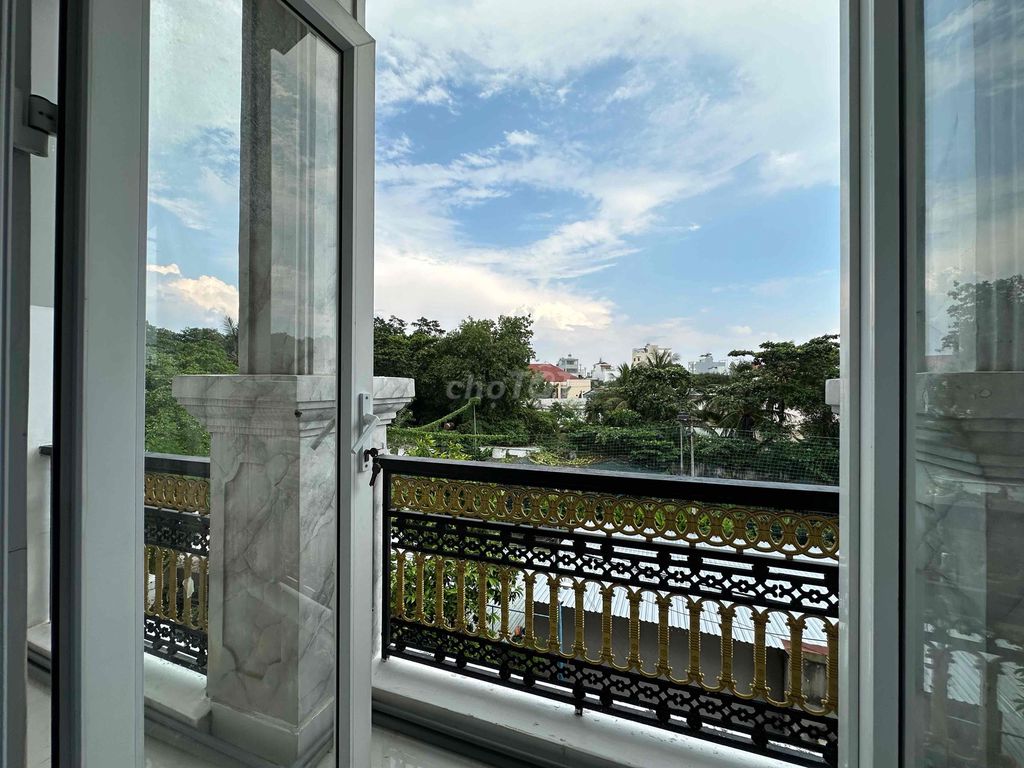 balcony suite full interior - 35 M2 width