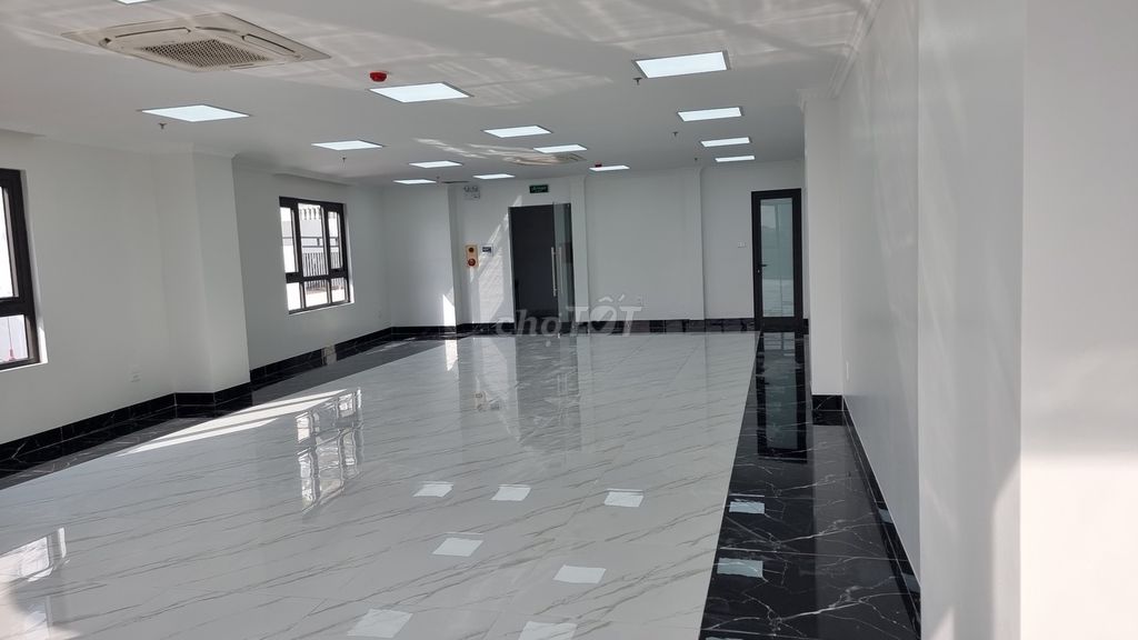 It's your fault, boss. Rent the building on Qq Street, Nam Từ Liêm.
