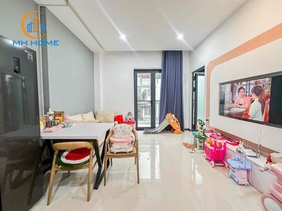 The two-room apartment system is full of furniture near the 7th district.
