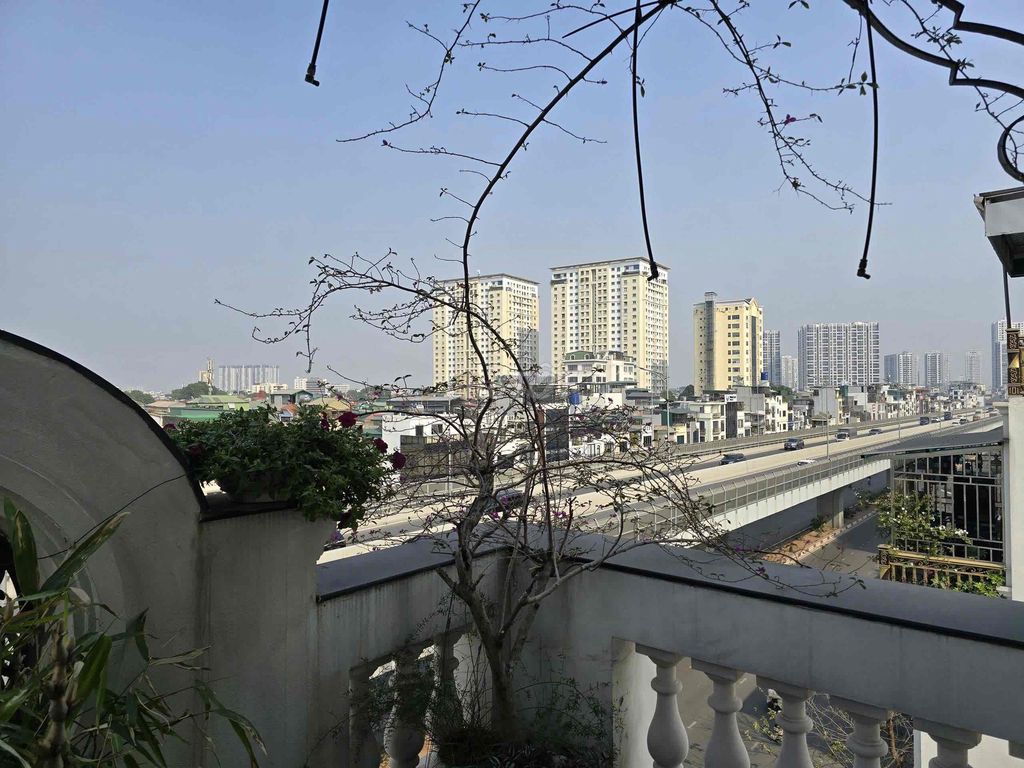 Rent Minh Khai Street.