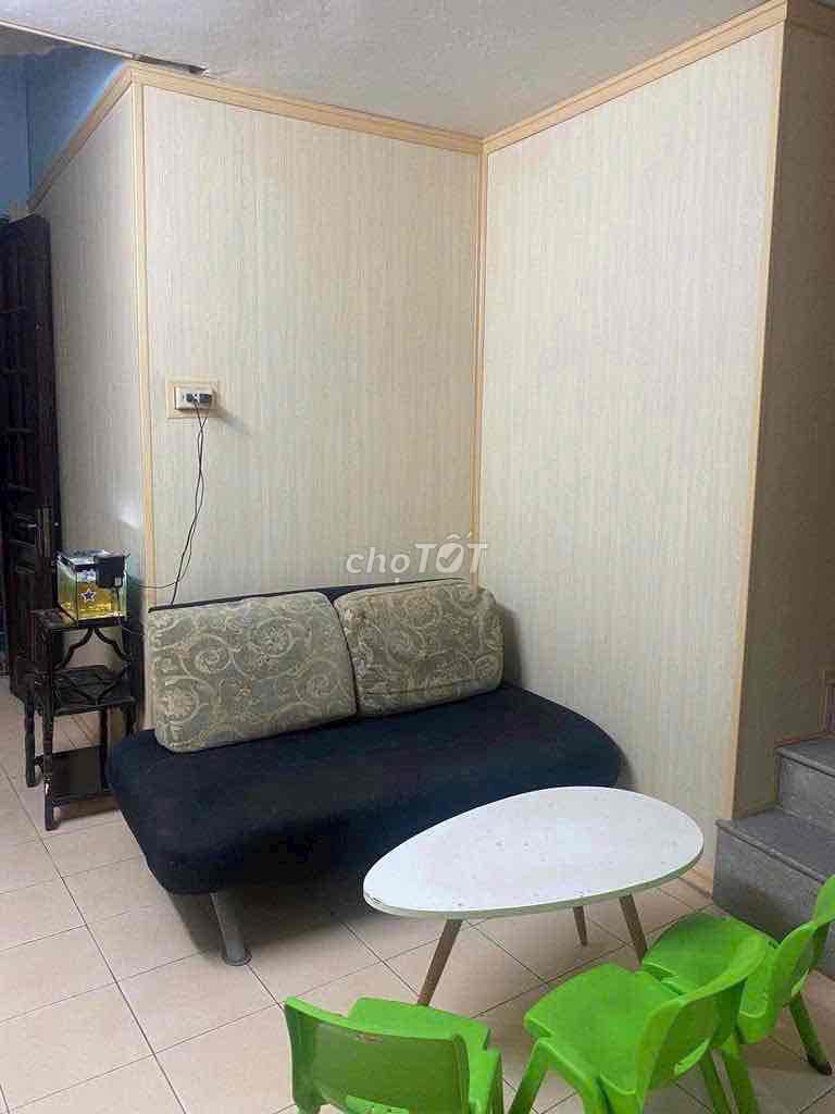 Rent the main house 20 meters from the main street.