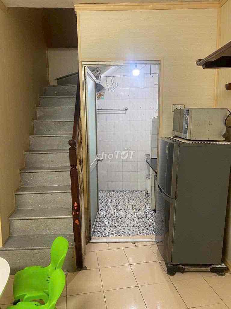 Rent the main house 20 meters from the main street.