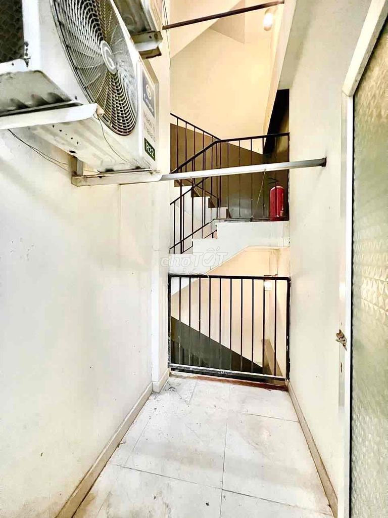 Rent an apartment with a balcony-- 30 meters wide, Dương Quảng Hàm.