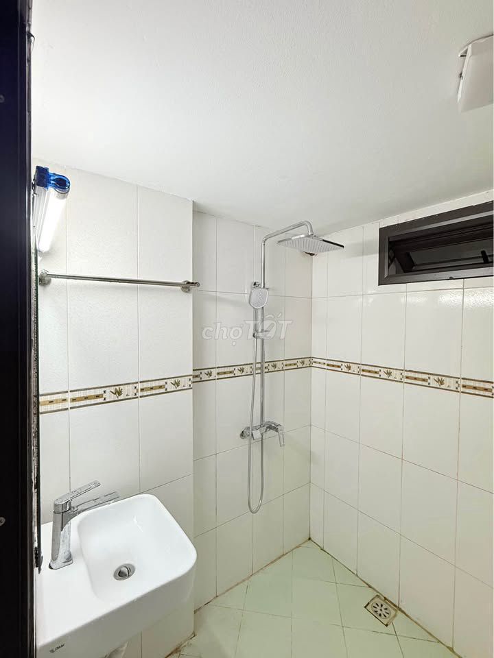 Rent a private house on Route 154 Hoàng Hoa Thám - Ba Đình