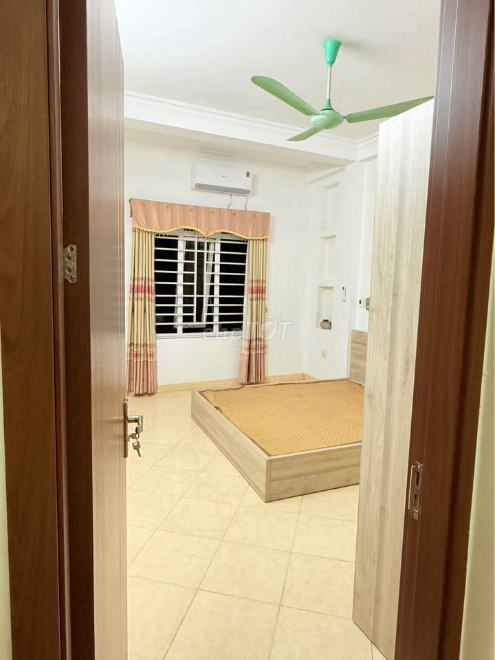 Rent a private house on Route 154 Hoàng Hoa Thám - Ba Đình