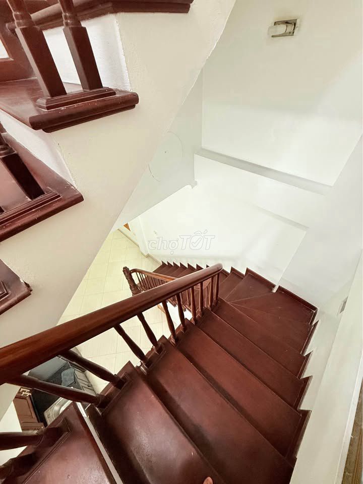 Rent a private house on Route 154 Hoàng Hoa Thám - Ba Đình