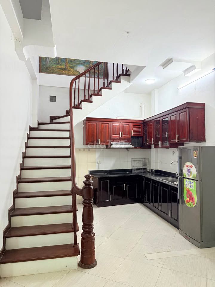 Rent a private house on Route 154 Hoàng Hoa Thám - Ba Đình