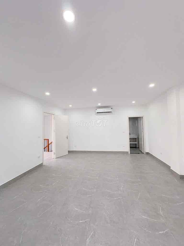 Rent Lê Trọng Tấn Street, corner block (8.8 floors).S:85 meters. For $50 million.