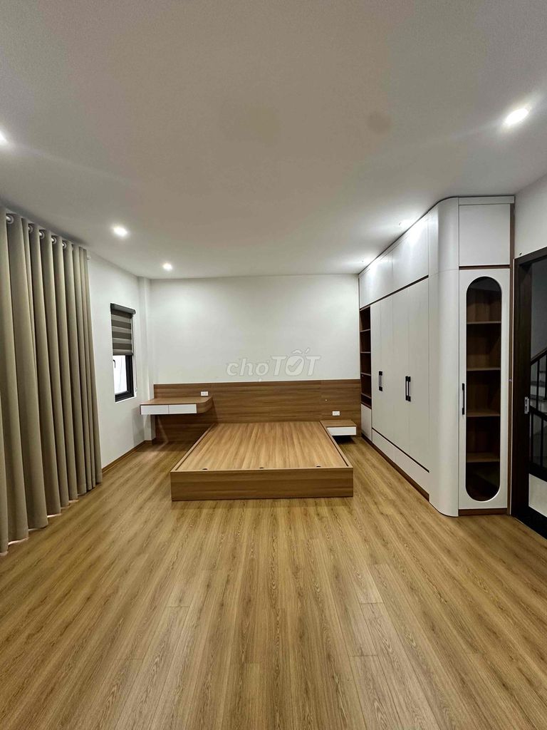 Rent Vũ Tông Phan. Oh, yeah, yeah. Business. elevator S:40 meters.6 T. 16 million/t