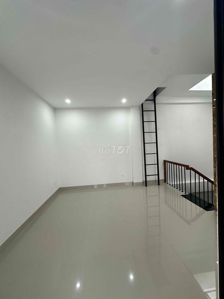Rent Vũ Tông Phan. Oh, yeah, yeah. Business. elevator S:40 meters.6 T. 16 million/t