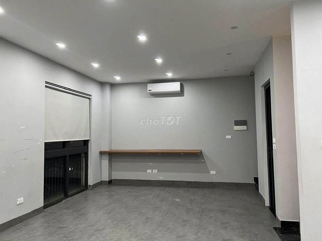 Rent the villa 150 meters across 30 meters, 25 million a month.
