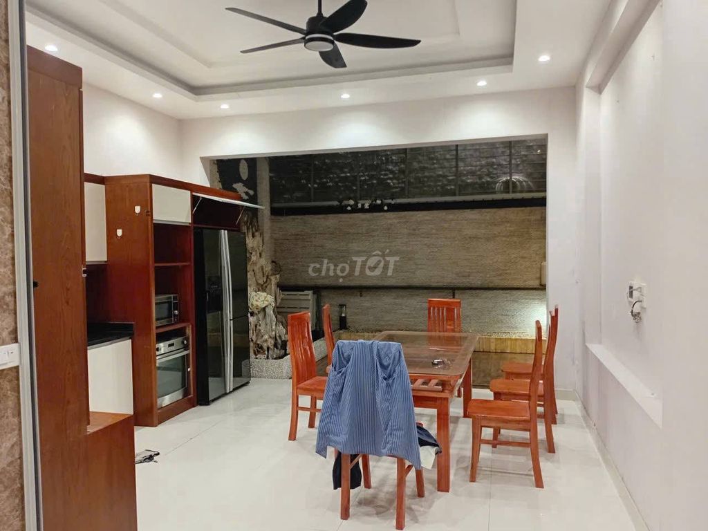 Rent Lạc Long Quân, Tây Hồ, 45 million a month.