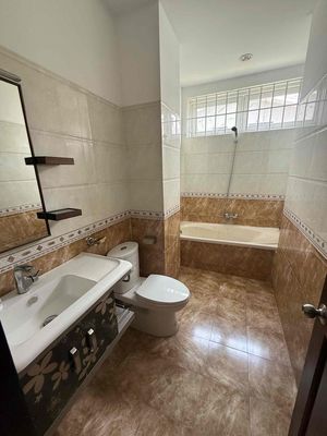 Rent a Phạm Hữu Lầu Relocation.