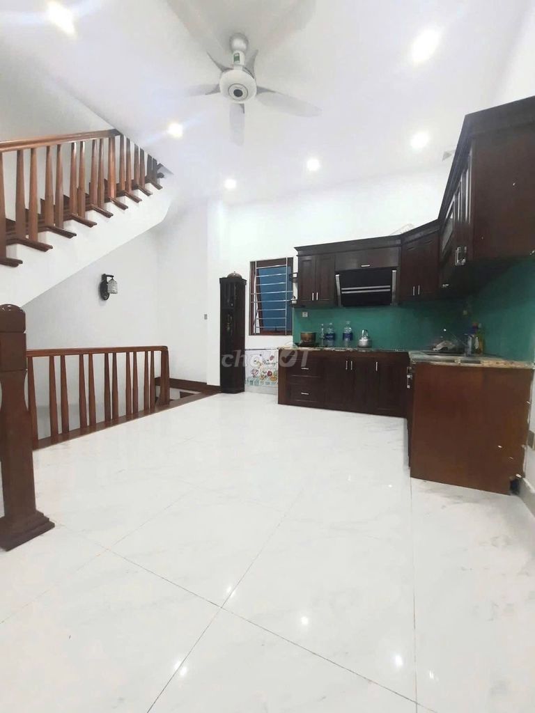 Rent 65 meters, 4 stories, Nam Từ Liêm, Hanoi